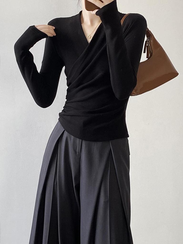 Women's V-Neck Long-Sleeve Crossover Top - Slim, Stylish, Flattering Autumn/Winter Layer