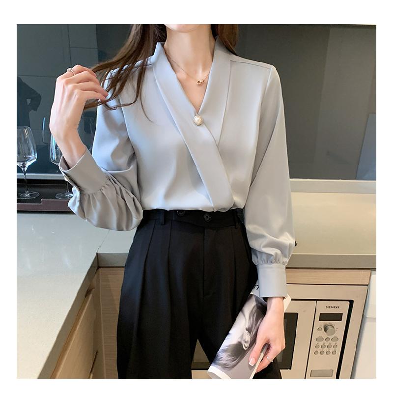 New Spring and Autumn Elegant Pearl Decorated Silk Satin High-End V-Neck Chiffon Blouse for Women