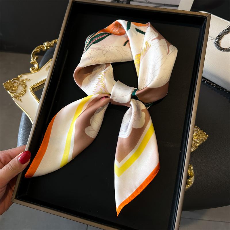 Flower Small Square Scarf Simulation Silk Color Matching Silk Scarf Headscarf Women'S Spring And Summer Scarf Printed Neck Protection Scarf
