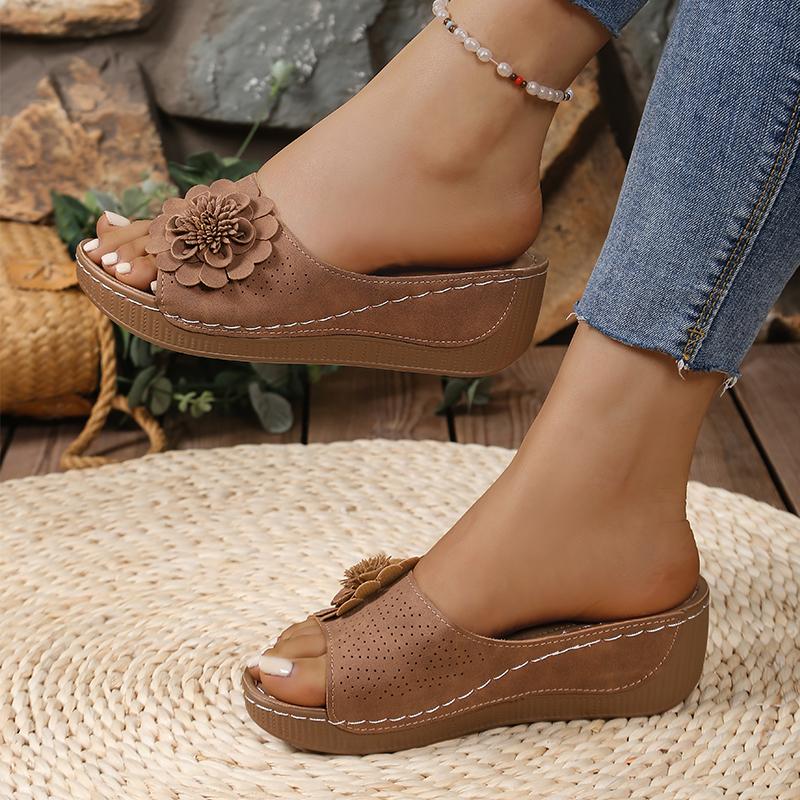 Chinelos de Cunha com Decoração de Flores Retrô Femininos Sandálias de Plataforma com Fundo Grosso de Verão Femininas Antiderrapantes Sapatos de Praia Chinelos para Exterior
