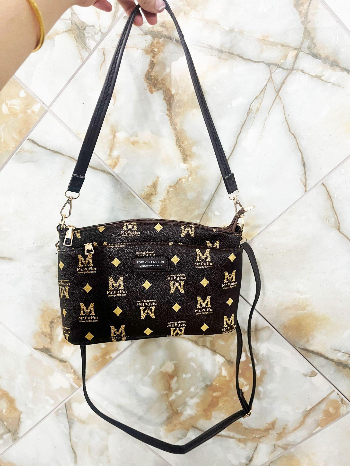 

Large-capacity Multi-layer Women s Crossbody Bag for Middle-aged Women