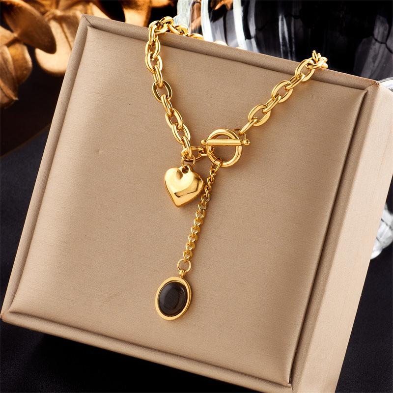 

Europe and The United Stainless Steel Heart Black Stone Pendant Necklace For Women OT-Buckle Chain Versatile Jewelry Gifts