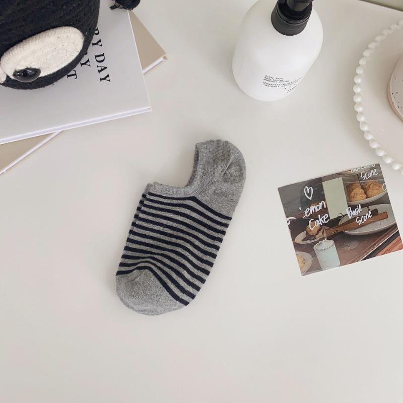 Female Spring and Summer Thin Style All Match Stripe Silicone Not To Drop with Shallow Mouth Invisible Socks