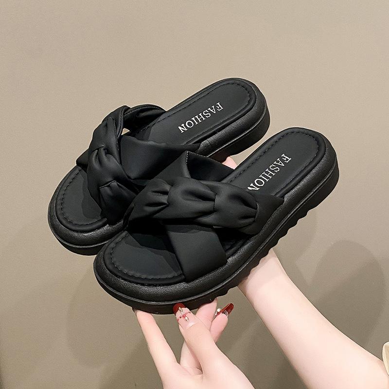 

Thick-soled slippers women ins trendy summer outer wear fashion 2025 new inner height increase muffin slope heel Internet celebrity slim sandals 40