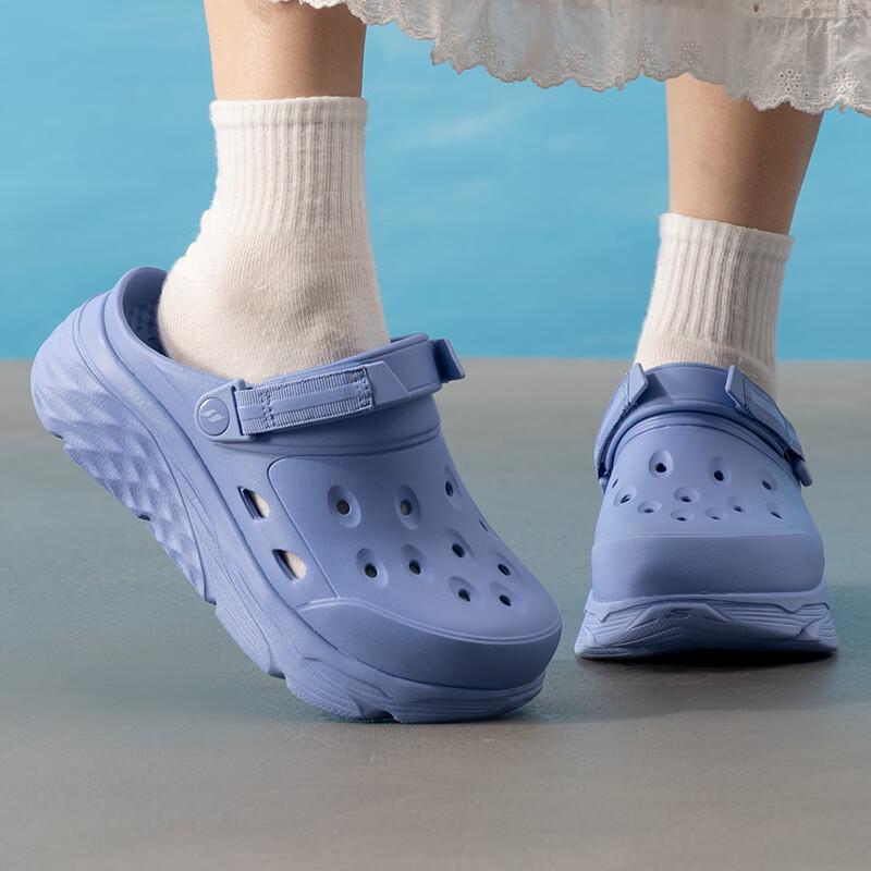 Skechers Women s Lightweight Breathable Clogs US 6