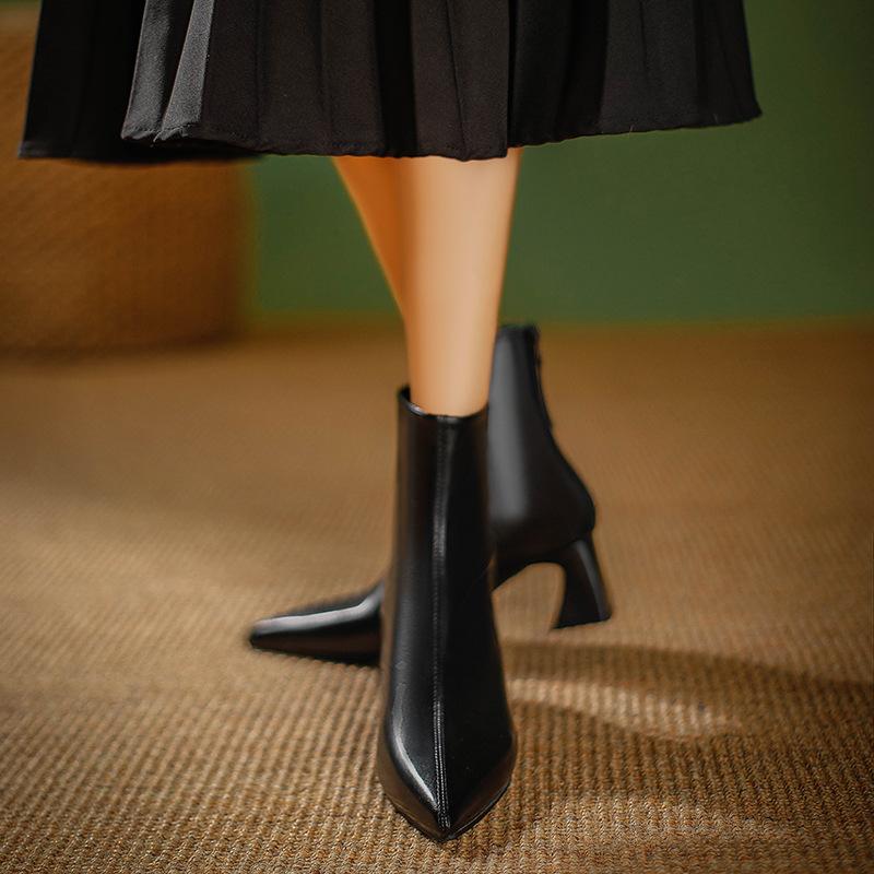 Skinny Boots French Pointed White High-heeled Short Boots Women's Thick Heel 2025 New Women's Boots Medium Boots Women's Medium Heel