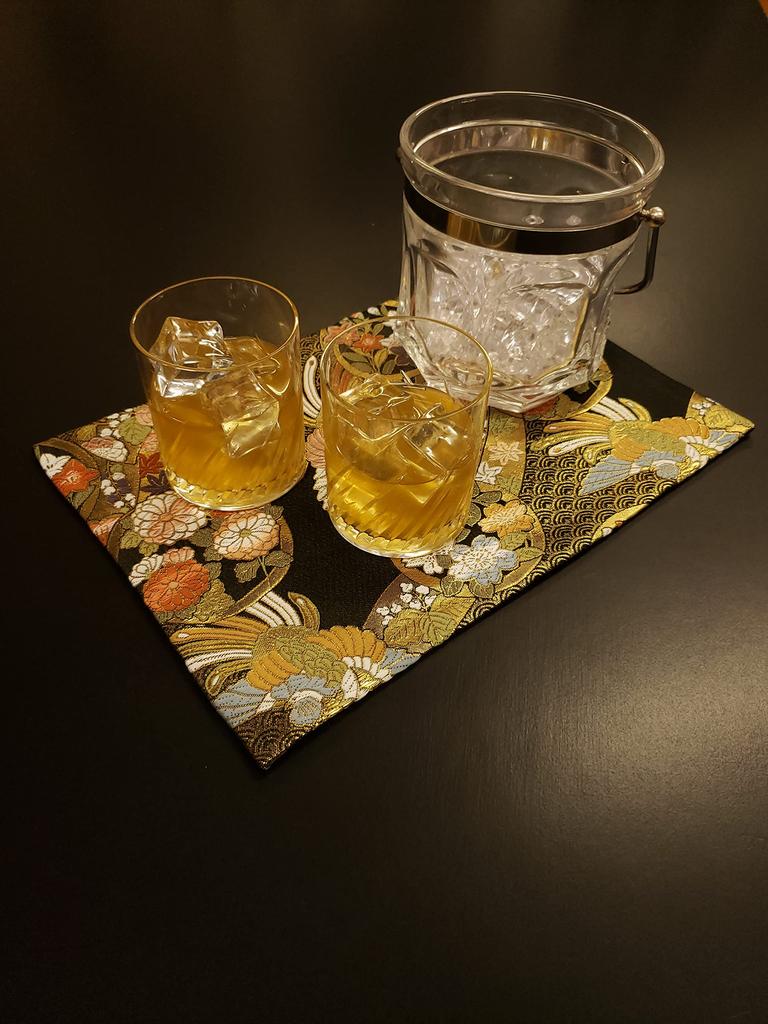 and ready to this Japanese gift for foreigners makes a great Set of two kimono and Japanese tea mats with an pattern Pre-packaged gift, gift!