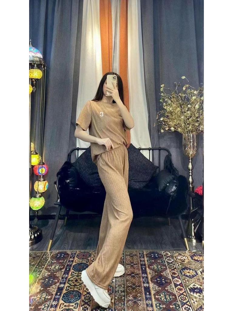 Qianye Women's Autumn Pajama Set – Pleated Short Sleeve Top & Long Pants with Embroidered Letter.