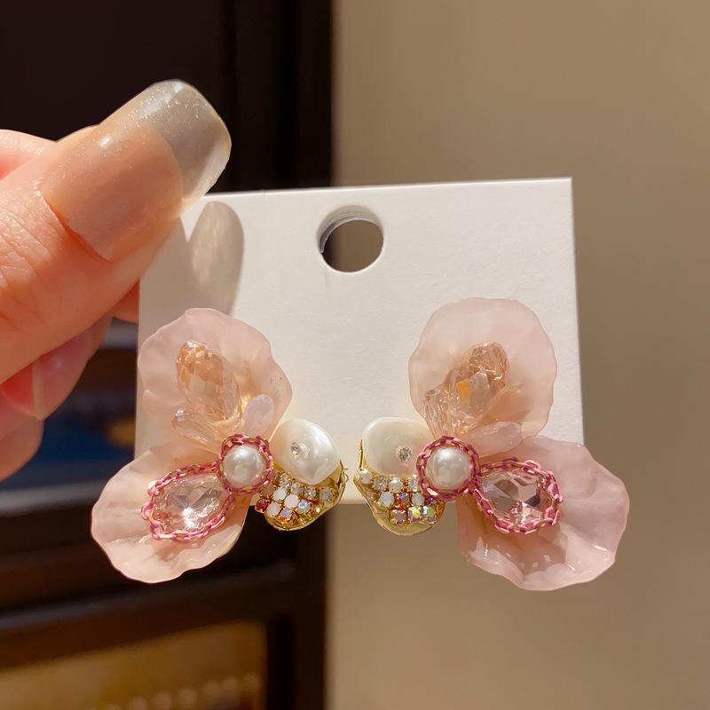 

Silver Needle Diamond Resin Pearl Flower Stud Earrings Sweet Small Fresh Temperament Earrings Light Luxury Premium Earrings