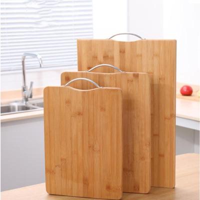 Coltelli da cucina e accessori – Taglieri
