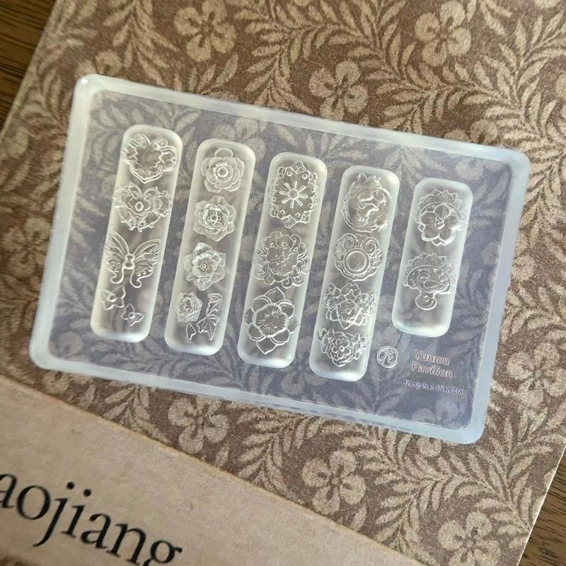 3D Silicone Nail Mold Cartoon Christmas Flower Butterfly Nails Templates DIY Nail Art Decor Manicure Template For Nail Charms