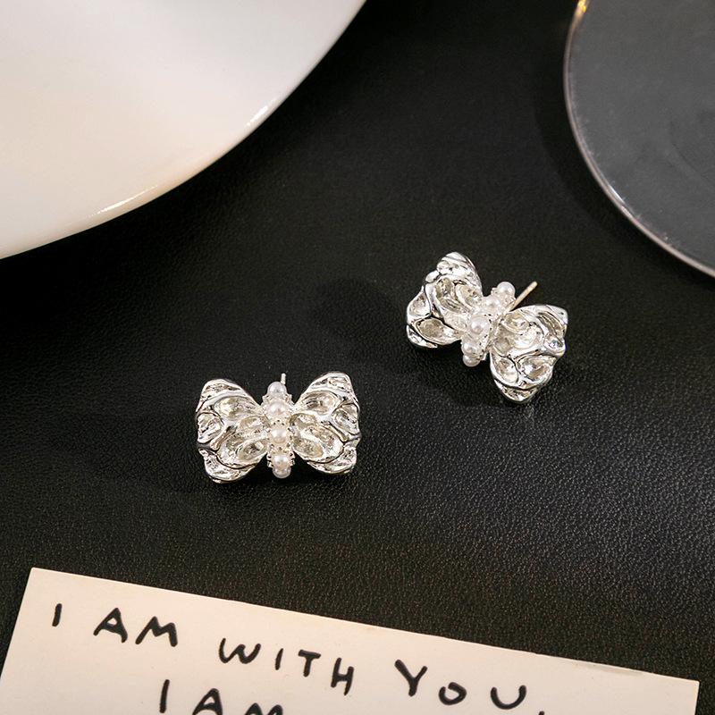 Bow Pearl Stud Earrings Femininity High-End Earrings Women Niche Design Cold Wind Earrings Women