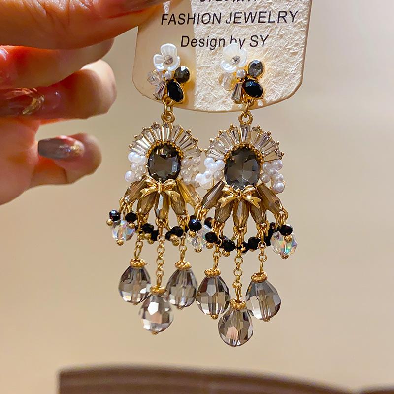 Náušnice s třásněmi ve tvaru mašle ze skleněných perel a stříbrné jehly - Luxusní retro etnický styl pecky pro ženy