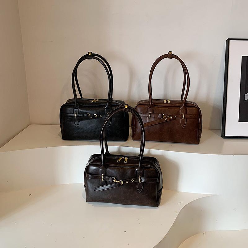 Elegant Brown Casual Handbag For Women Comfortable Large Tote Bag With Trendy Aesthetic Ideal For Everyday