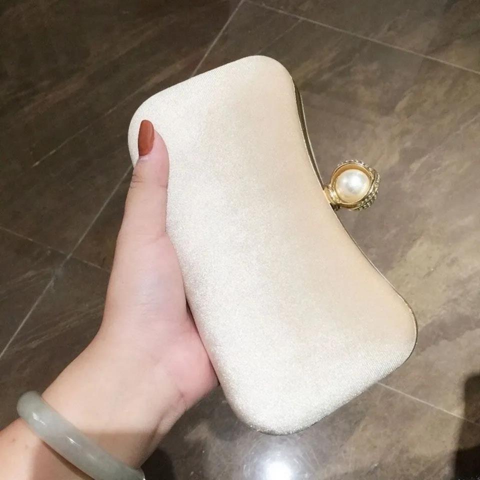 Women's Bag Solid Color Elegant Dinner Hand Bag Vintage Versatile Party Chain Single Shoulder Bag