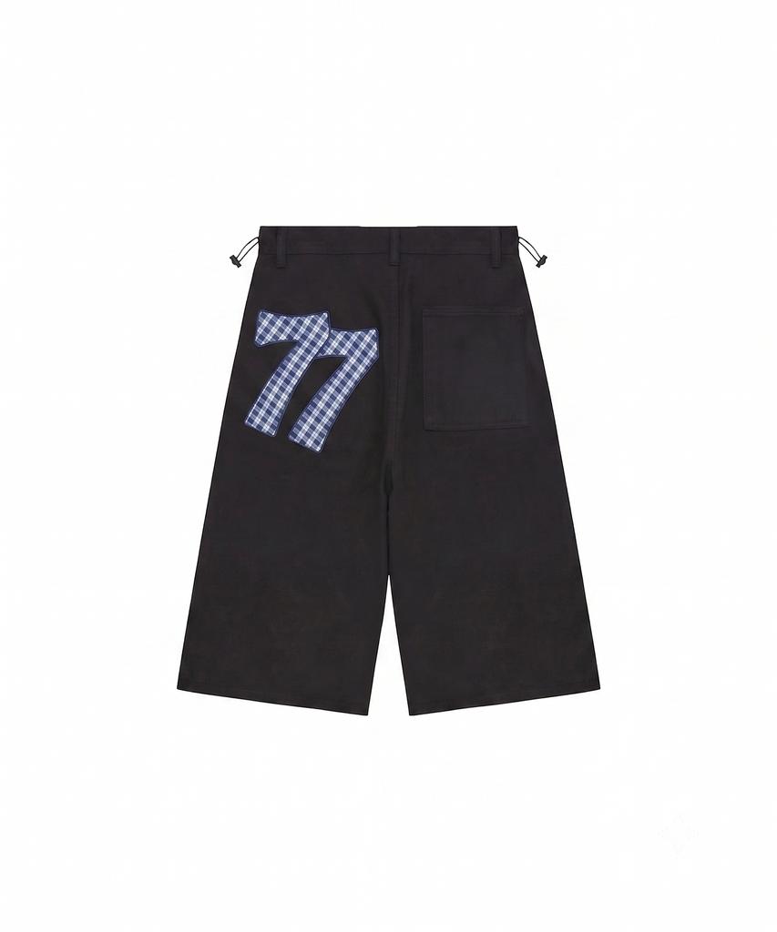 Tansanmageunesyum 77 Applique Bermuda Shorts (Black)