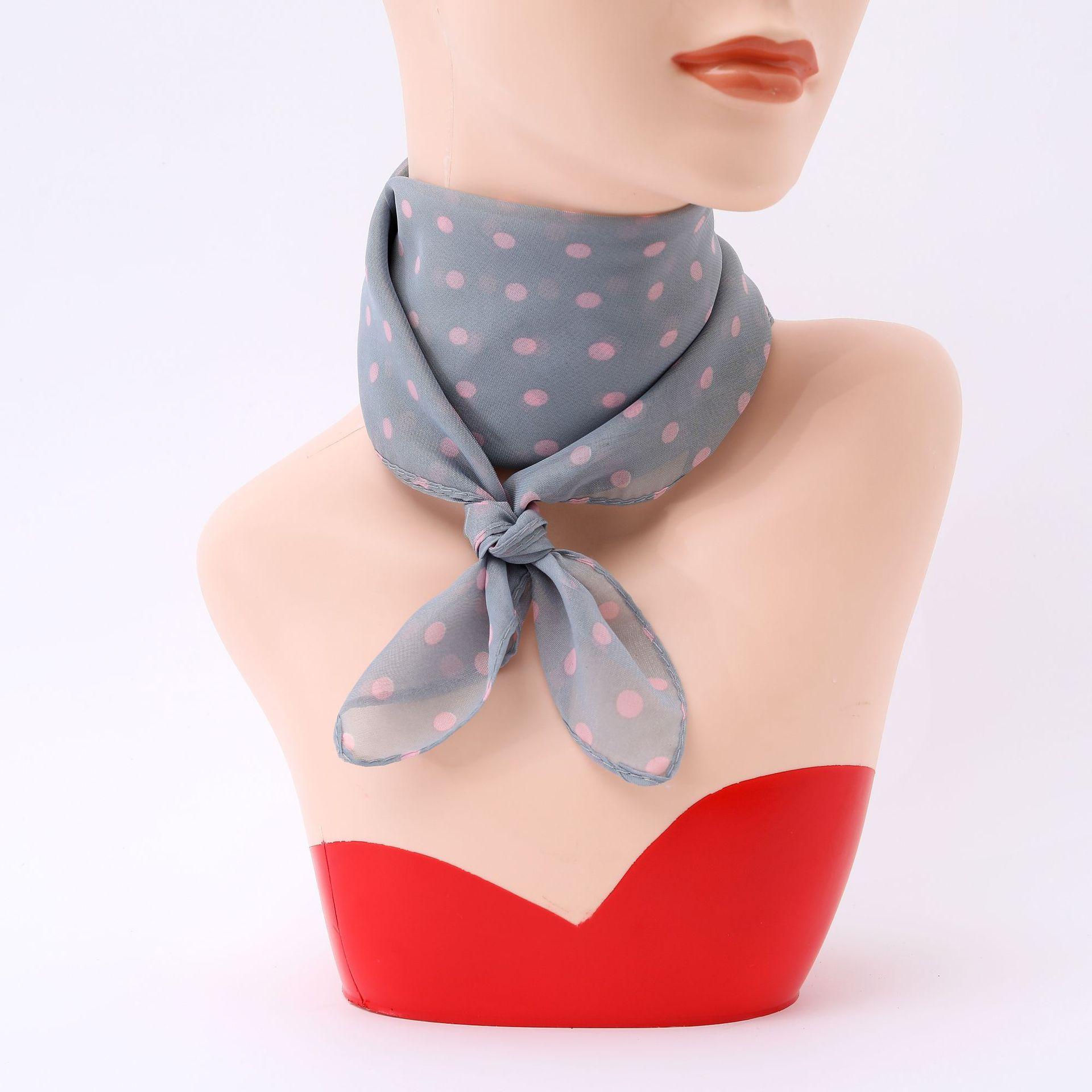 

Квадратный шарф в горошек One Size