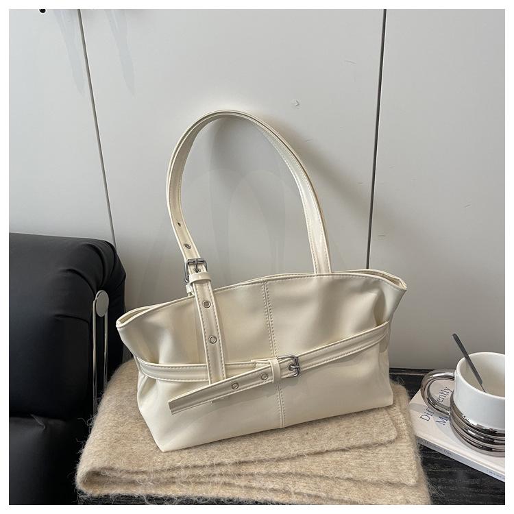 Korean-Style Underarm Tote Bag - Large Capacity, Versatile Design for Autumn/Winter 