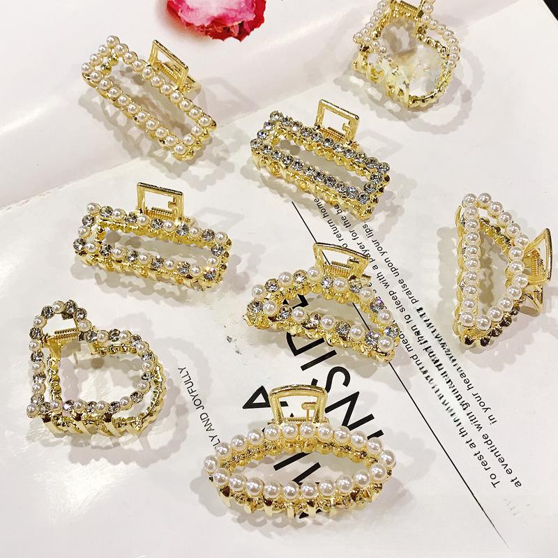 Korean Pearl Top Hairpin: Stylish Alloy Electroplated Clip for Women