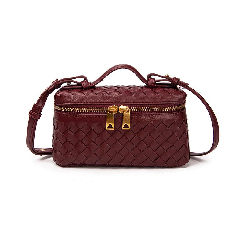 Handmade Woven Crossbody Tote - Stylish Single Shoulder Bag with Niche Design, Perfect for Practical Use.