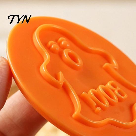 Halloween Party Dessert Supplies 8pcs Magnetic Cookie Stamp Molds, Pumpkin Ghost And Skeleton Patterns Mold Design, Interchangeable Stainless