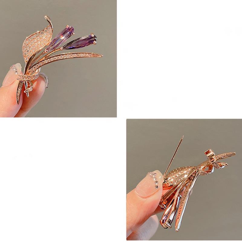 Elegant Women's Brooch: Chic Corsage & Anti-Exposure Pin Accessory