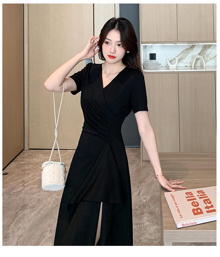 Elegant Red V-Neck Summer Dress for Women - Slim Fit, Waist-Cinching, Hepburn Style, Short-Sleeved