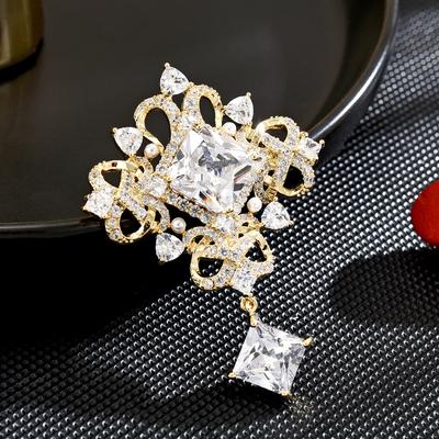 Broches y joyería para el cuerpo