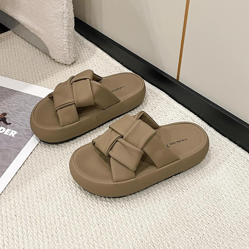 Fan Jieya Platform Slippers Versatile 24 Spring and Summer New Fashion Women's Shoes One-word Sandals Soft Sole Wear Beach Sandals