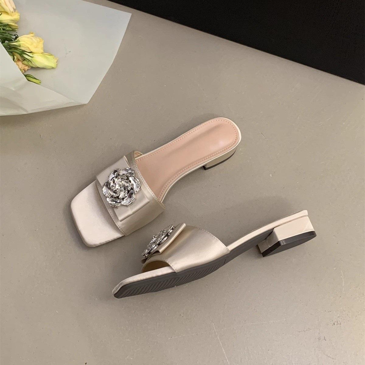 

French temperament rhinestone square buckle satin thick heel one-word drag women 2025 summer new versatile square head outer slippers 35