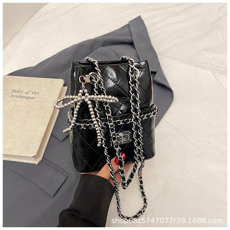 This Year's Popular Fashion Korean Version of Diamond Chain Bag Women's 2025 New Versatile Shoulder Messenger Bag Bucket Bag Tide