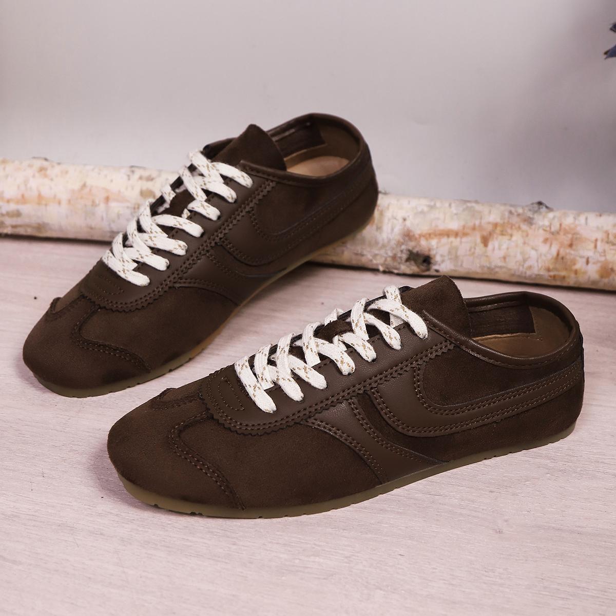 

Мода 2025 Новые женские кроссовки Замшевые Ретро Немецкие тренировочные туфли Модные повседневные туфли на плоской подошве Удобные с круглым носком На шнуровке Студенческие туфли 38