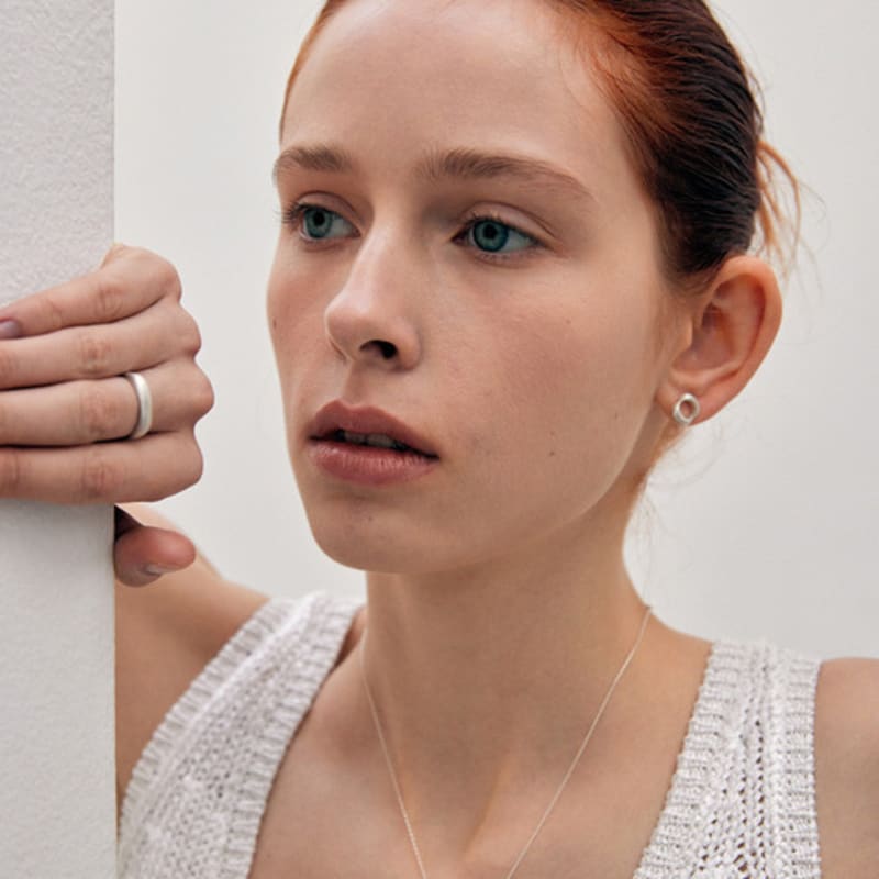 onill 05-10 Embrace (Earring)