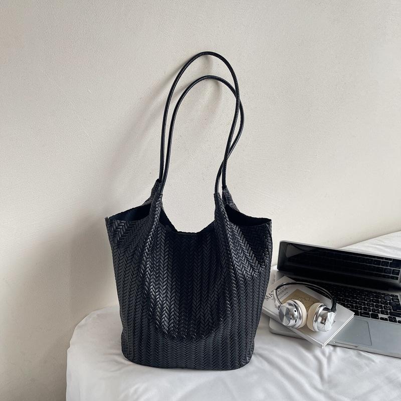 Retro Bag Women's Large Capacity 2025 New Autumn and Winter Leisure Shoulder Shopping Bag Texture Commuter Tote Bag