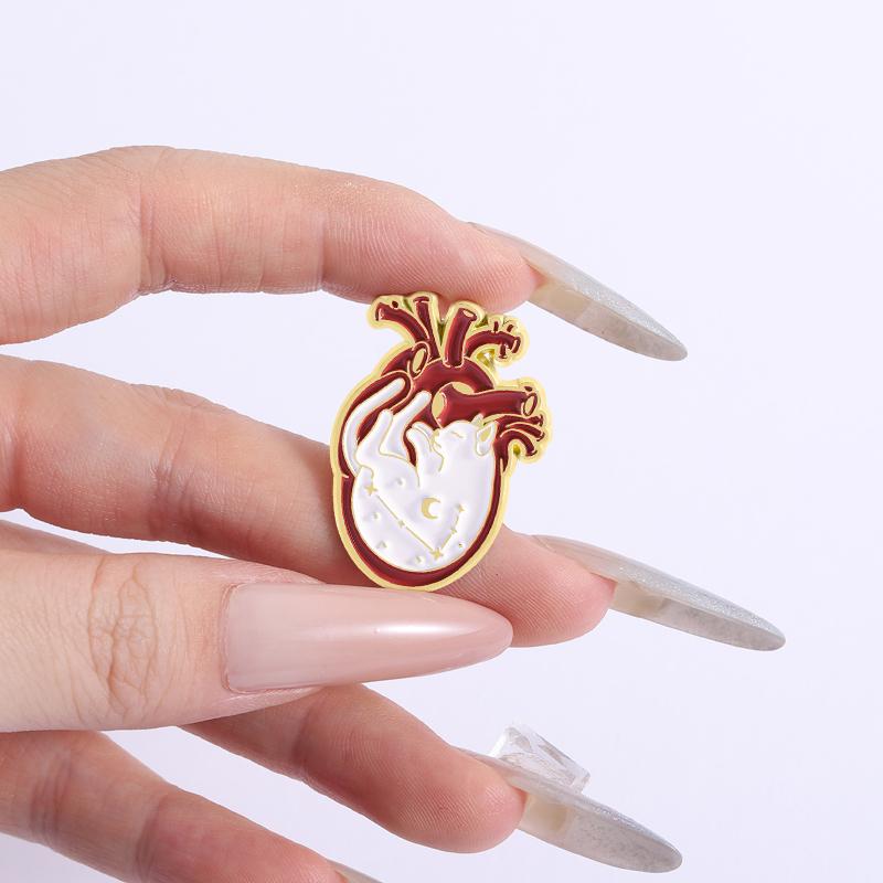 Katzenherz Emaille Anstecknadeln Kundenspezifische Voller Katzen Broschen Reversabzeichen Kleidung Tier Schmuck Geschenk für Katzenliebhaber