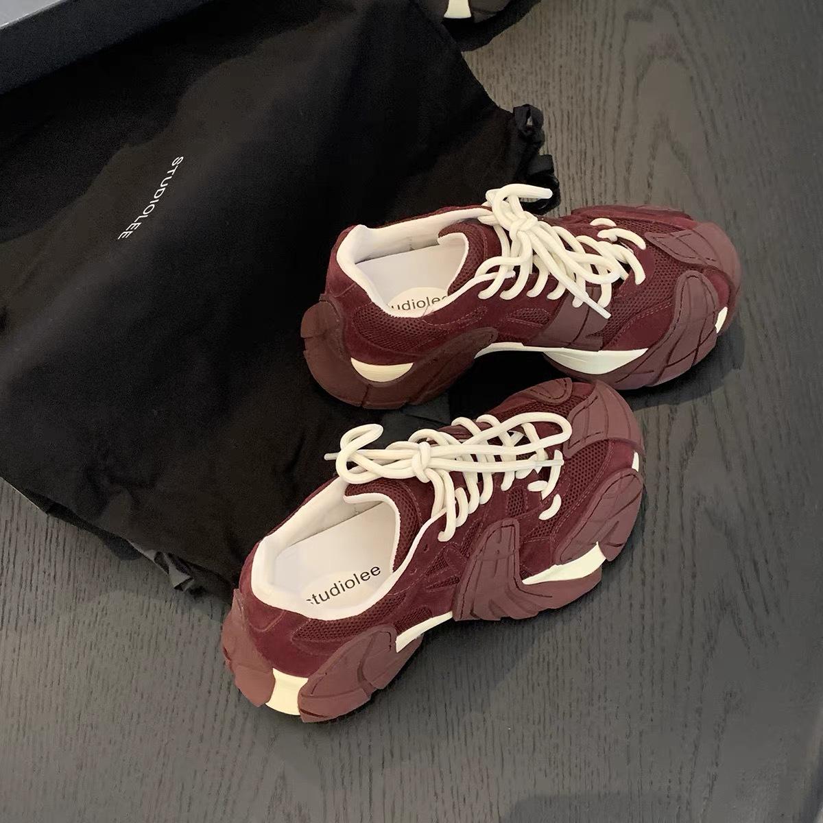 

Женские кроссовки- dad sneakers из сетки и коровьей кожи - На шнуровке, Увеличение роста на 6 см, Толстая подошва 36 бордовый