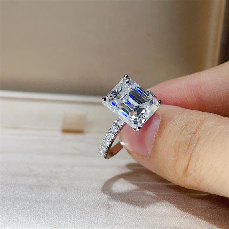 Exquisite Women's 5 Carat D Color Moissanite Emerald Ring - European American Style, Hot Sale