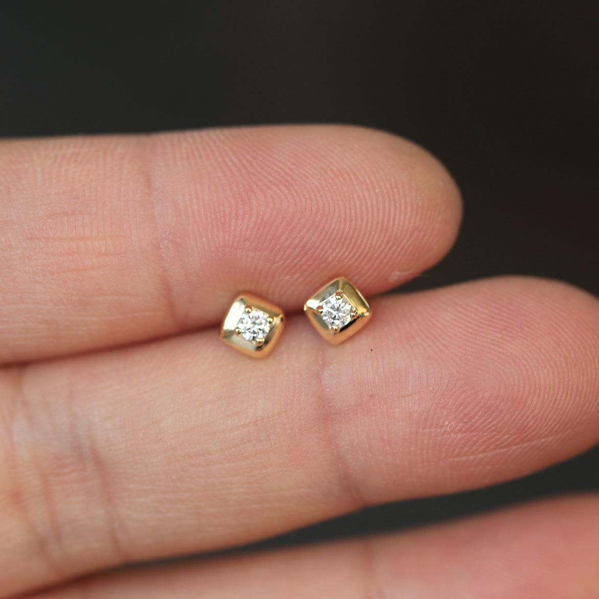 18K Gold-Plated S925 Sterling Silver Rhombus Zirconia Stud Earrings with Screw-Back for Women Gold Pair (with Screw-back)