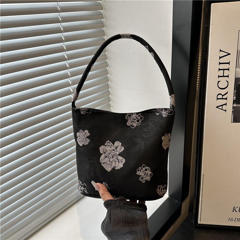 Portable Bucket Bag Women's Summer New Fashion Shoulder Bag Niche Simple High-end Underarm Bag
