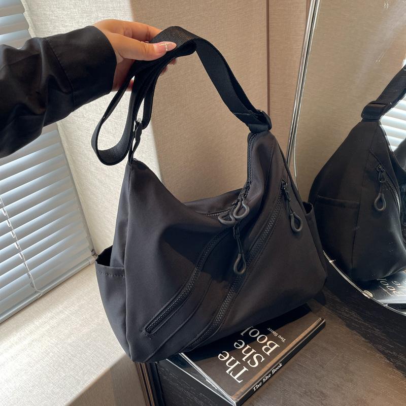 

Холщовая сумка женская большая вместимость 2024 новая повседневная сумка через плечо осень и зима нишевая сумка-мессенджер класс пригородная сумка-пельмень чёрный