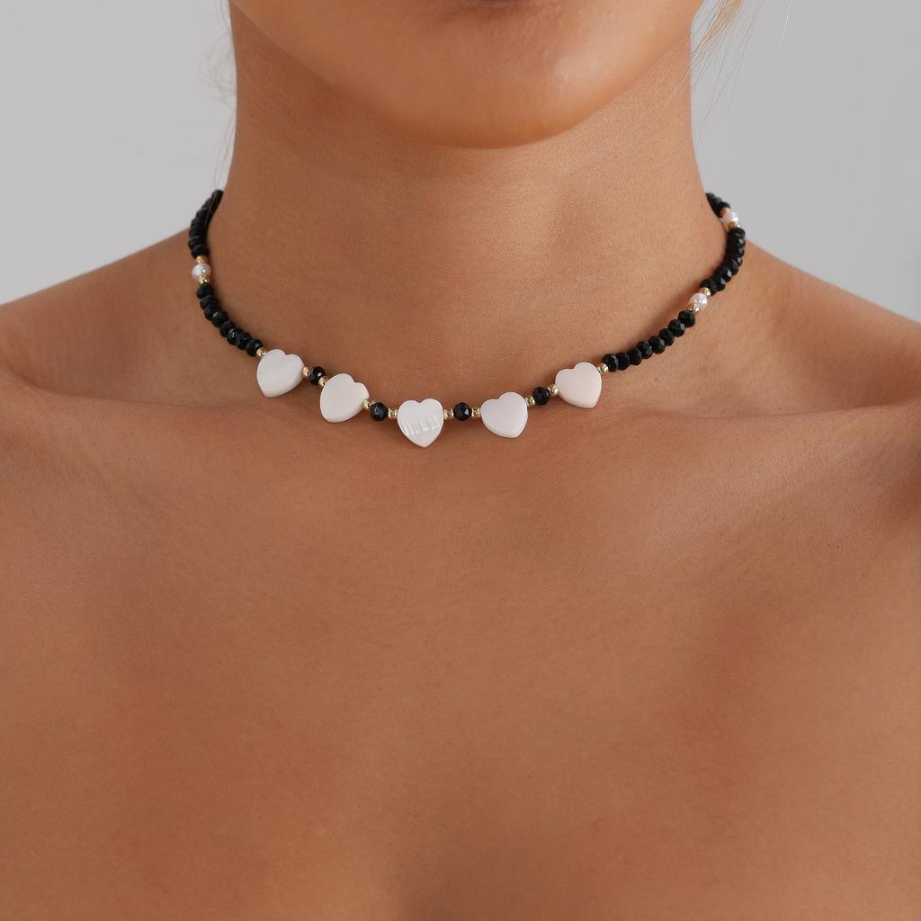 Stylish Summer Colored Crystal Love White Fritillary Design Sense Holiday Style Cream Sweet Sister Necklace