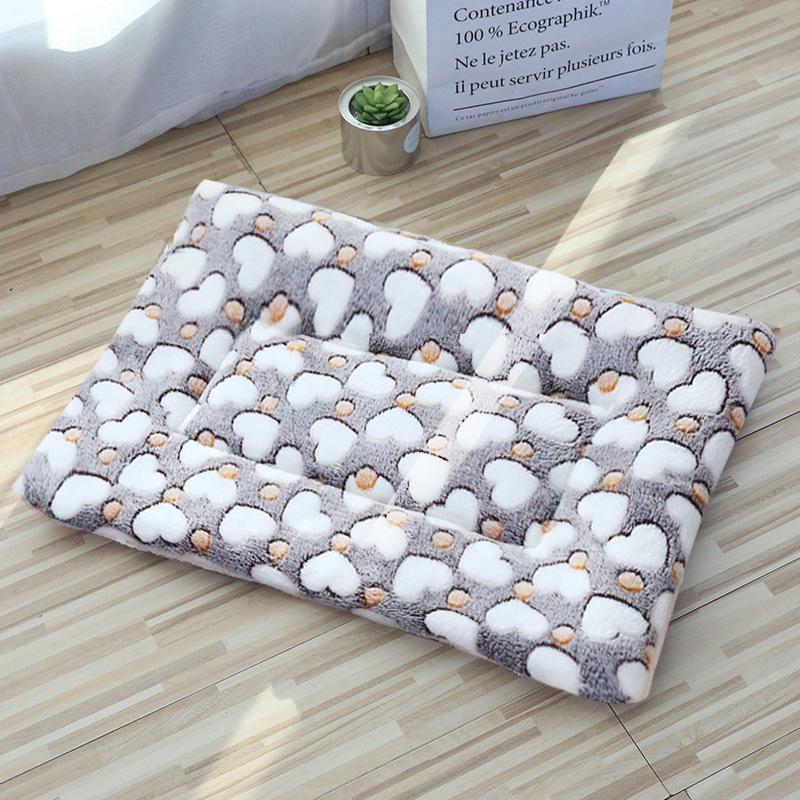 Plush Coral Fleece Pet Bed & Cushion: Cozy Cat Sleeping Pad & Dog Blanket