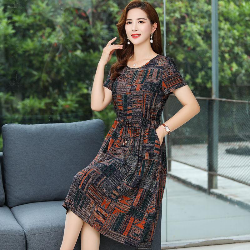 

Женское платье среднего возраста и пожилого возраста. Летнее платье длиной до колена с короткими рукавами и круглым вырезом, большая хлопковая шелковая длинная юбка. 2XL