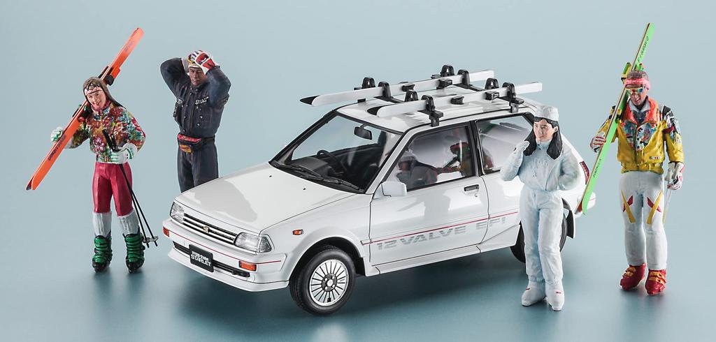 Hasegawa Toyota Starlet EP71 Si White Limited Ski version plastic model 20610 1/24 (3 door)