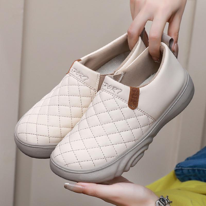 Women's Beijing Cloth Loafers Non-Slip Thick Sole Slip-On Soft Sole Comfortable Casual Shoes.