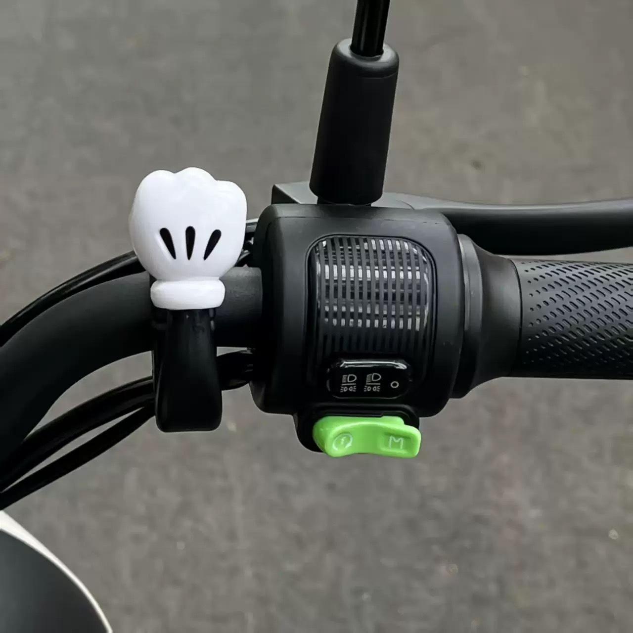 Foldable No-Drill Heavy-Duty Hook for Electric Vehicle Batteries