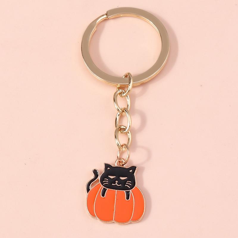 Cute Enamel Pumpkin Keychain Halloween Ghost Bat Key Ring Pendants for Handbag Decor DIY Halloween Jewelry Accessories