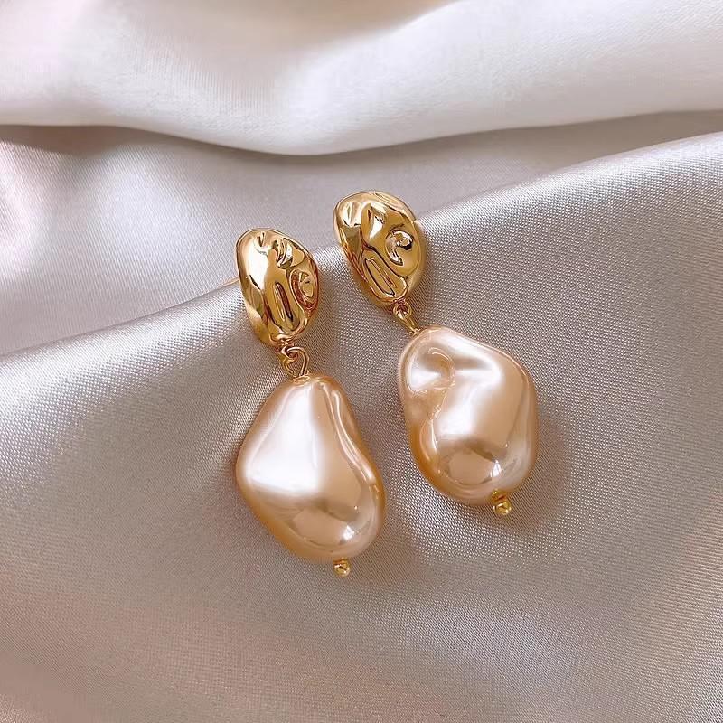 Simple Irregular Champagne Colored Pearl Drop Earrings for Women Bridal Wedding Jewelry Gift Round Face Slimming Earho