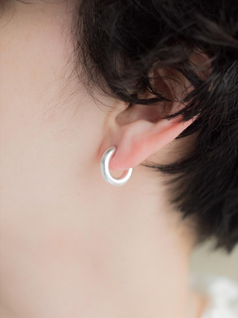 Novice Tokyo Minimal Hoop Pierce / Silver