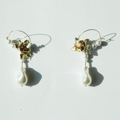 LOVUEE Baroque Flower Earrings
